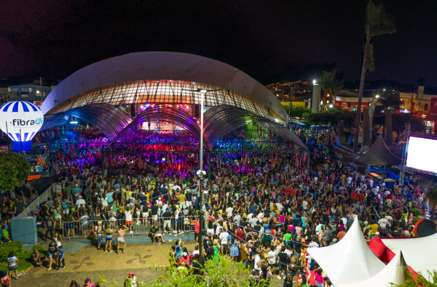  Mais de 35 mil pessoas curtiram as três noites de carnaval em Santa Fé do Sul