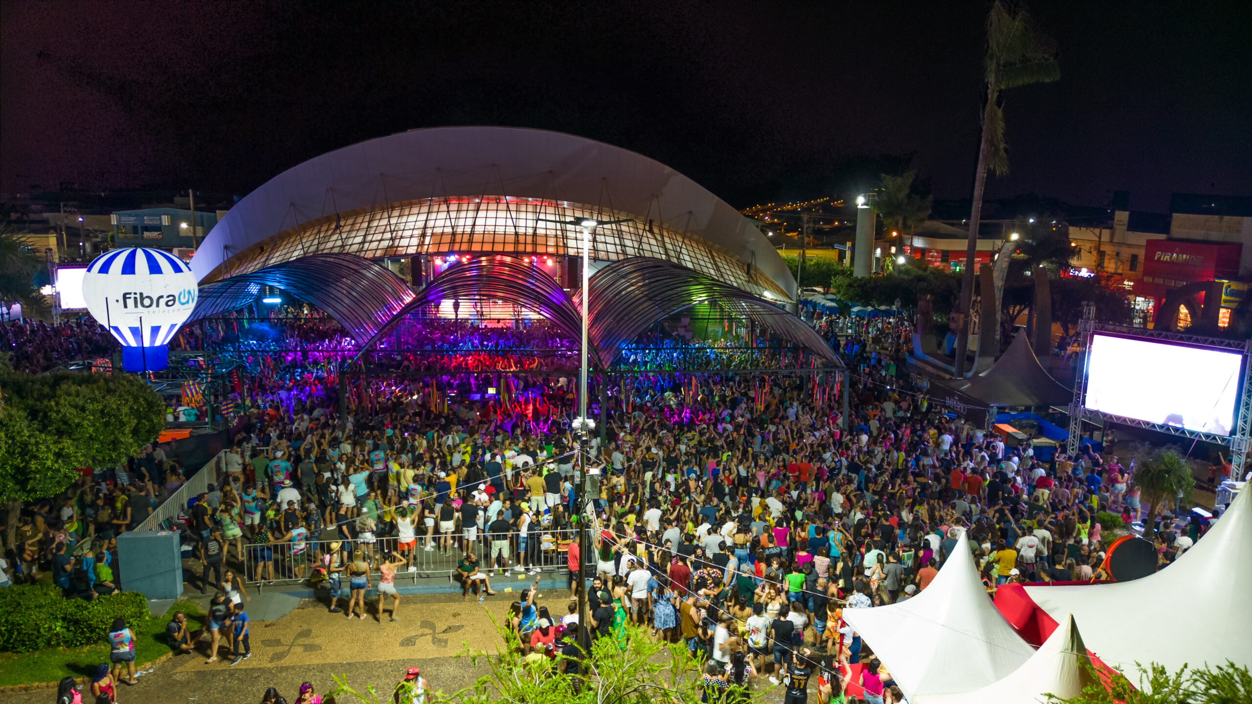Mais de 35 mil pessoas curtiram as três noites de carnaval em Santa Fé do Sul