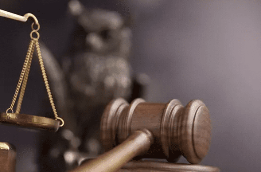  Prefeito Mura se reúne com departamento jurídico para manter Escola Cívico-Militar