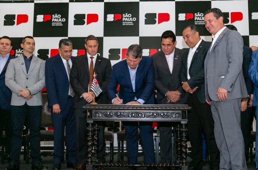  Governo do Estado sanciona aumento salarial para as polícias de São Paulo