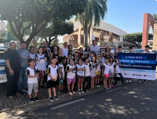  Departamento de Trânsito de Santa Fé realiza ação em prol da conscientização de um trânsito mais seguro