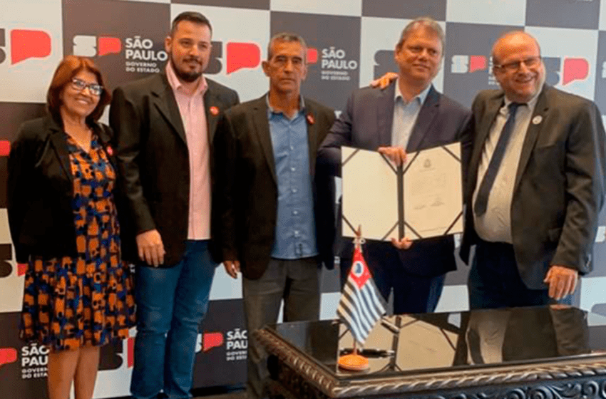  Prefeito de Rubinéia, Lugato Filho, assina convênio de quase R$ 3 milhões para a Saúde do município