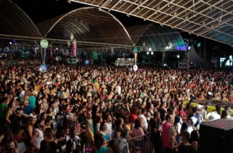 Com cerca de 30 mil foliões durante as três noites de festa, Santa Fé Folia foi um dos melhores carnavais do Noroeste Paulista