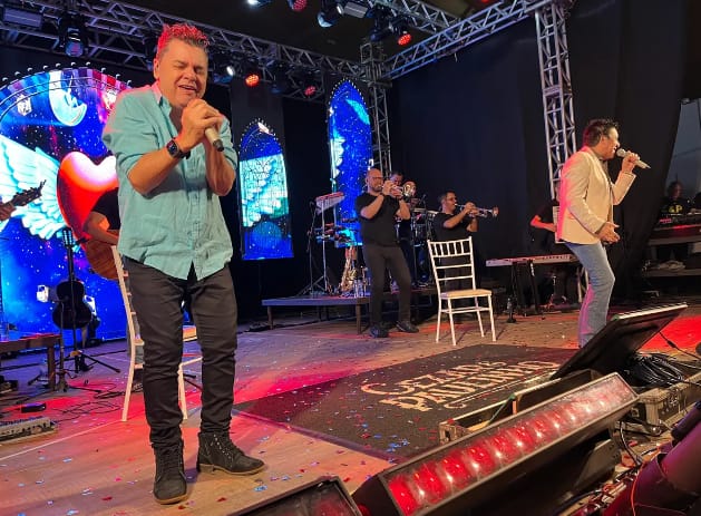  Show de Cezar e Paulinho atrai grande público em Santa Fé do Sul em comemoração aos 76 anos do município