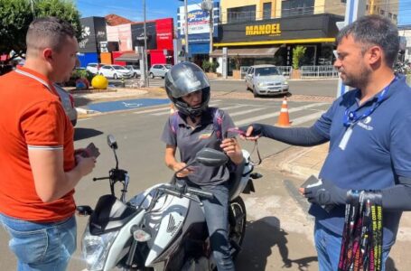 Demutran, GCM e Detran-SP abordam motociclistas em blitz da campanha “Faz Seu Corre Sem Correr”