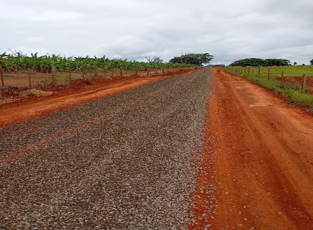  Santa Fé do Sul: Secretaria de Agricultura realiza manutenção periódica das estradas rurais do município