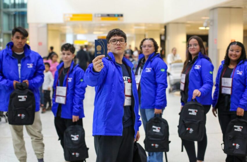  Prontos Pro Mundo: Alunos de intercâmbio gratuito do Governo Paulista embarcam para o Reino Unido