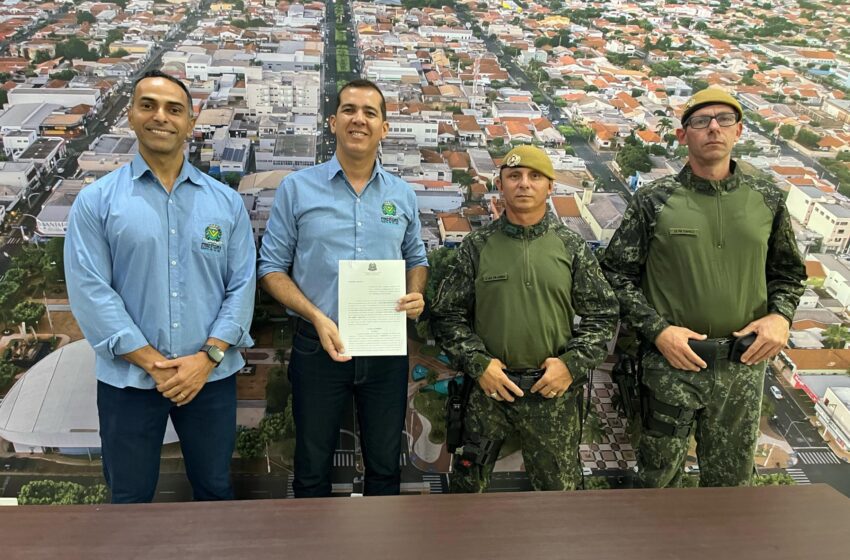  Governo Municipal firma convênio com a Polícia Militar Ambiental para reforçar segurança e combate à dengue na zona rural
