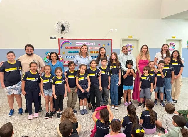  Administração Mura e Capitão Benitez garante uniformes para todos os alunos na primeira semana de aula