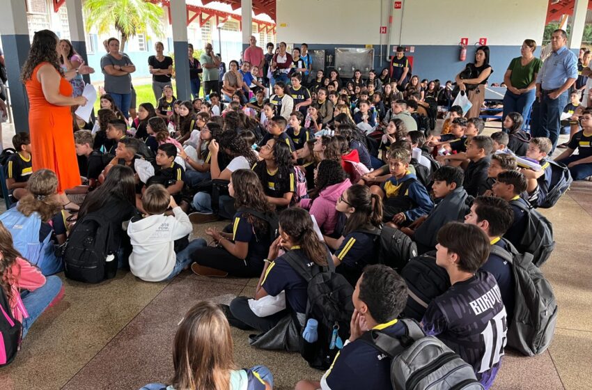  Volta às Aulas em Santa Fé do Sul: 5.512 alunos em sala de aula. Mura e capitão Benitez acompanharam o início do ano letivo e reiteraram compromisso com a Educação Municipal