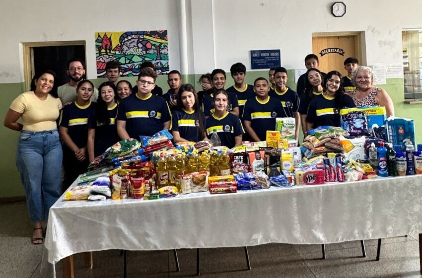  Alunos da EM Profª Agnes Rondon realizam Carnaval Solidário com arrecadação de alimentos para o Lar de Idosos Orvalho de Luz de Santa Fé do Sul