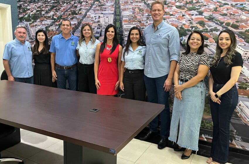  Mura e Benitez recepcionam nova delegada da DDM de Santa Fé do Sul