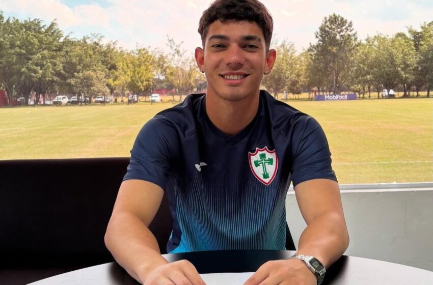 Revelado nas Escolinhas de Futebol da Prefeitura de Santa Fé do Sul assina contrato com a Portuguesa de Desportos – SP