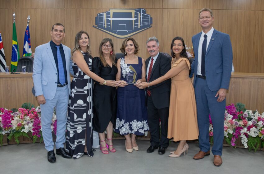  Entrega do Troféu Mérito Mulher homenageia Rosana Vassoler Fernandes Theodoro de Oliveira