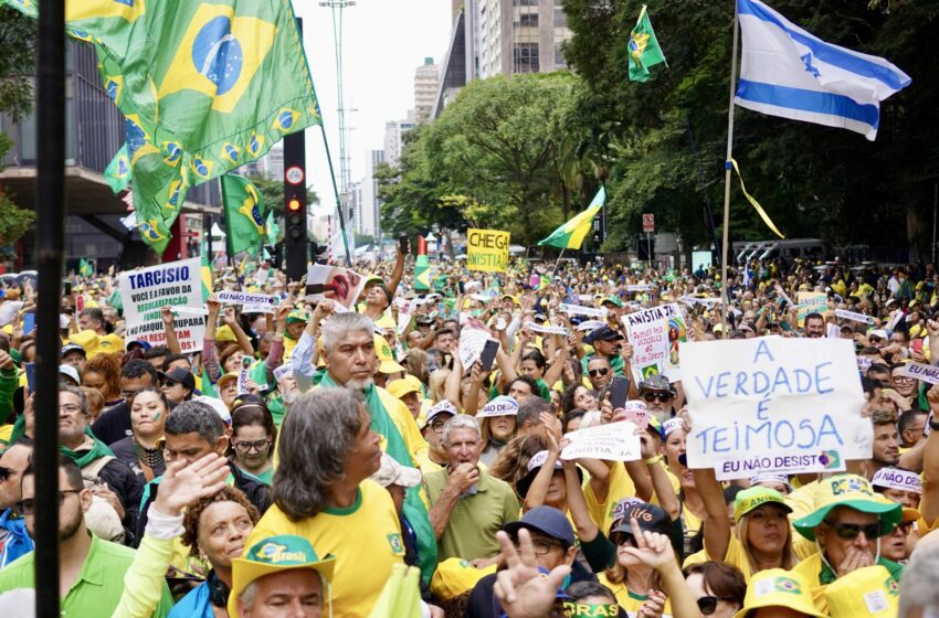  Ato de bolsonaristas em São Paulo a favor da anistia reúne mais de 44 mil pessoas