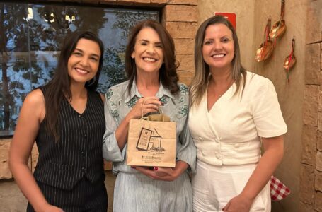 Damas Elaine Mura e Fernanda Benitez participam de encontro com Secretária da Mulher do Estado de São Paulo