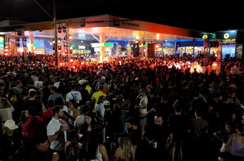  Santa Fé do Sul: Festival ‘Cê Tá Doido’, com gravação de DVD sertanejo, lota posto de combustível e fecha avenida