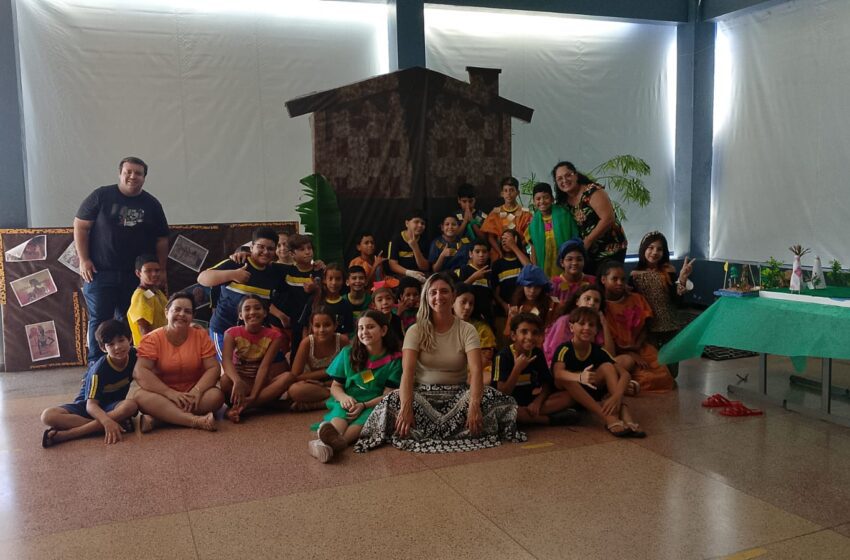  Escola Municipal Cirley Volpe Lopes promove exposição sobre povos indígenas e africanos com foco na valorização histórica e cultural