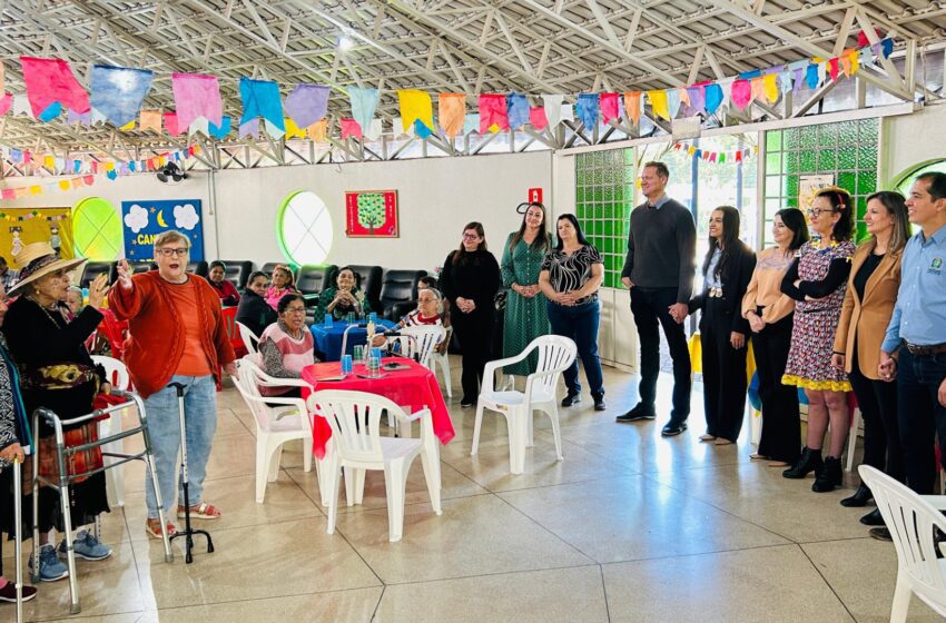  Arraiá do Centro-Dia promove integração entre idosos, familiares e autoridades em clima de festa e solidariedade