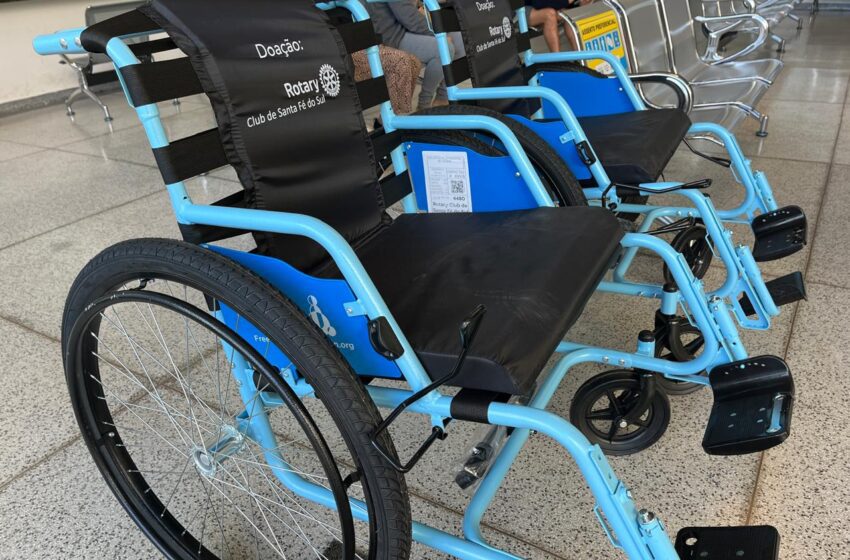  Doação do Rotary Club fortalece rede de apoio a pacientes em Santa Fé com novas cadeiras de rodas