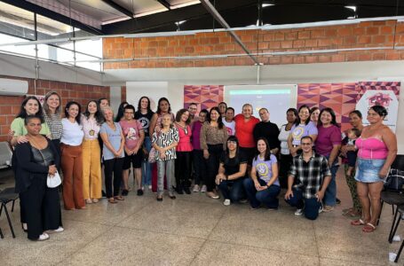 Mulheres do PAIF de Santa Fé do Sul visitam a Casa da Mulher em ação do Agosto Lilás