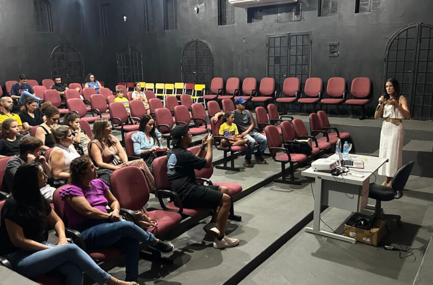  Projeto Guri de Santa Fé do Sul promove palestra sobre ansiedade para pais e alunos
