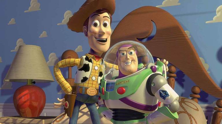  Cinema promove sessão solidária com exibição de Toy Story em Santa Fé do Sul