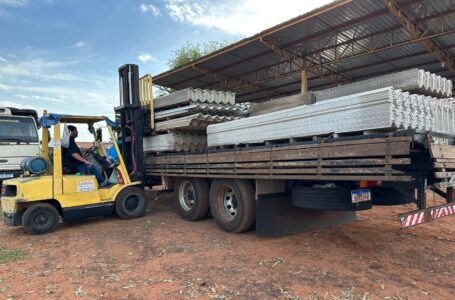 Governo Municipal intensifica ações e inicia distribuição de telhas às Famílias Cadastradas