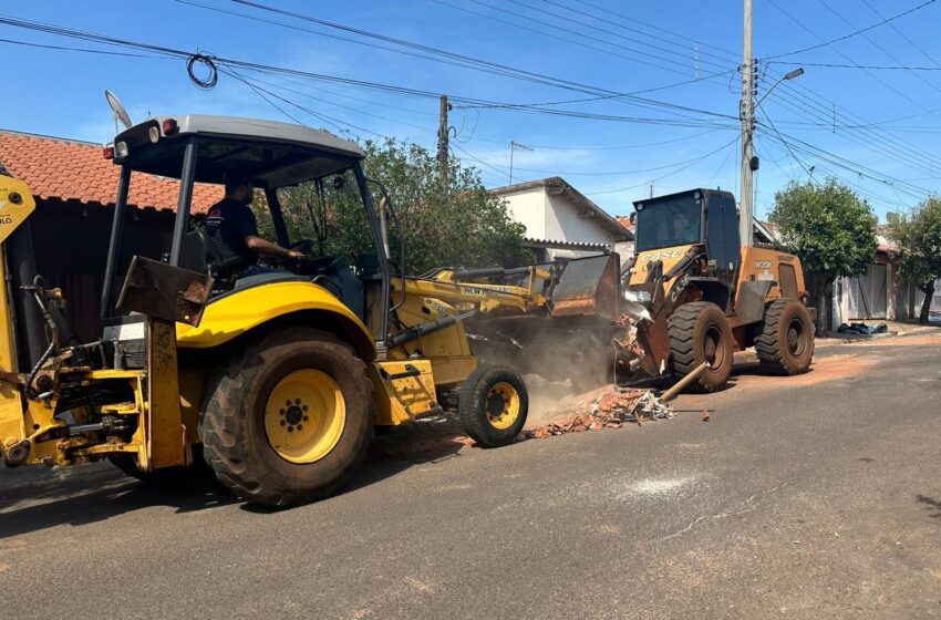  Mutirão regional acelera limpeza em Palmeira d’Oeste após fortes chuvas