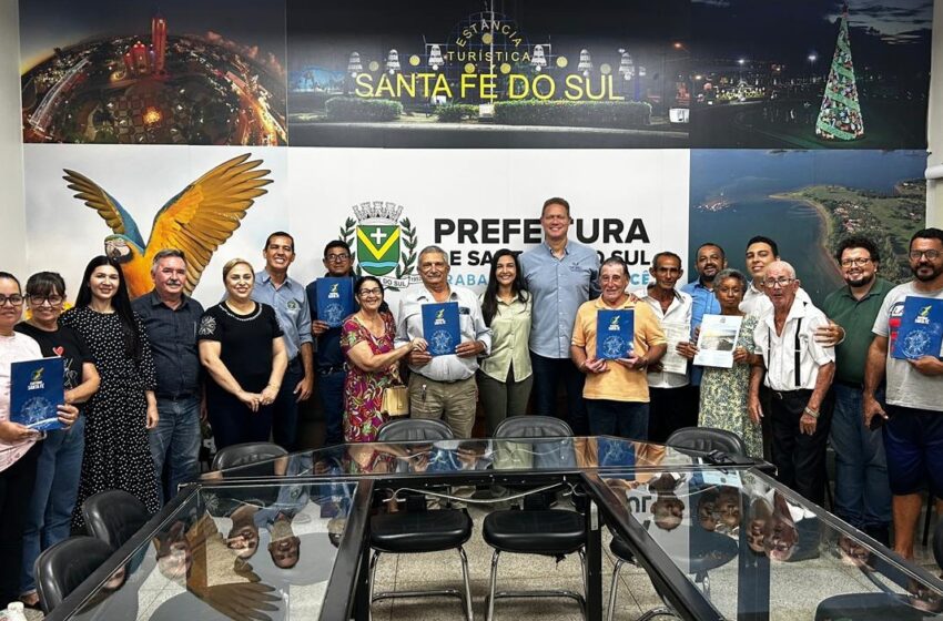  Gestão Mura e Benitez entrega escrituras definitivas a famílias do Córrego da Mula