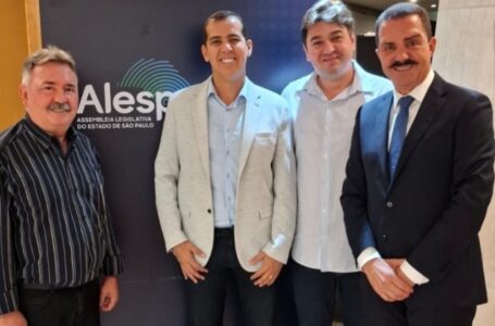 Santa Fé do Sul: Vaguinho Lopes e Evandro Mura avançam em demandas por habitação e Amassol